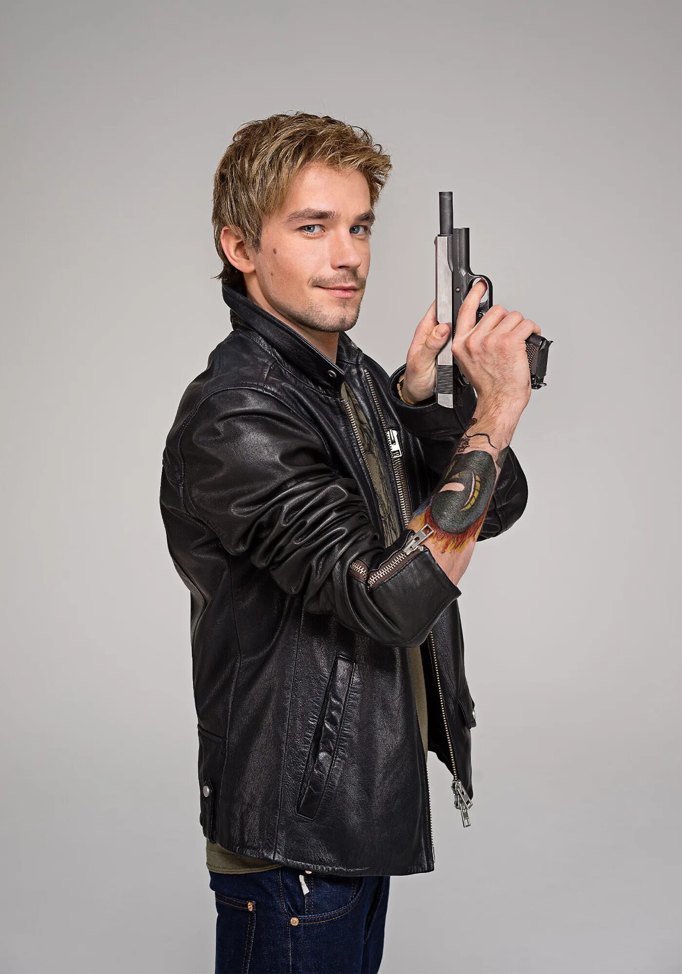 Григорий измайлов полицейский с рублевки. Саша петров полицейский с рублевки. Александр петров полицейский с рублёвки. Полицейский с рублевки гриша. Александр петров полицейский с рублёвки.