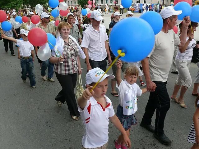 Заводоуковские вести вконтакте. День города Заводоуковские вести. Известные жители Заводоуковска. Фотографии города Заводоуковска с дня города. Население города Заводоуковск.