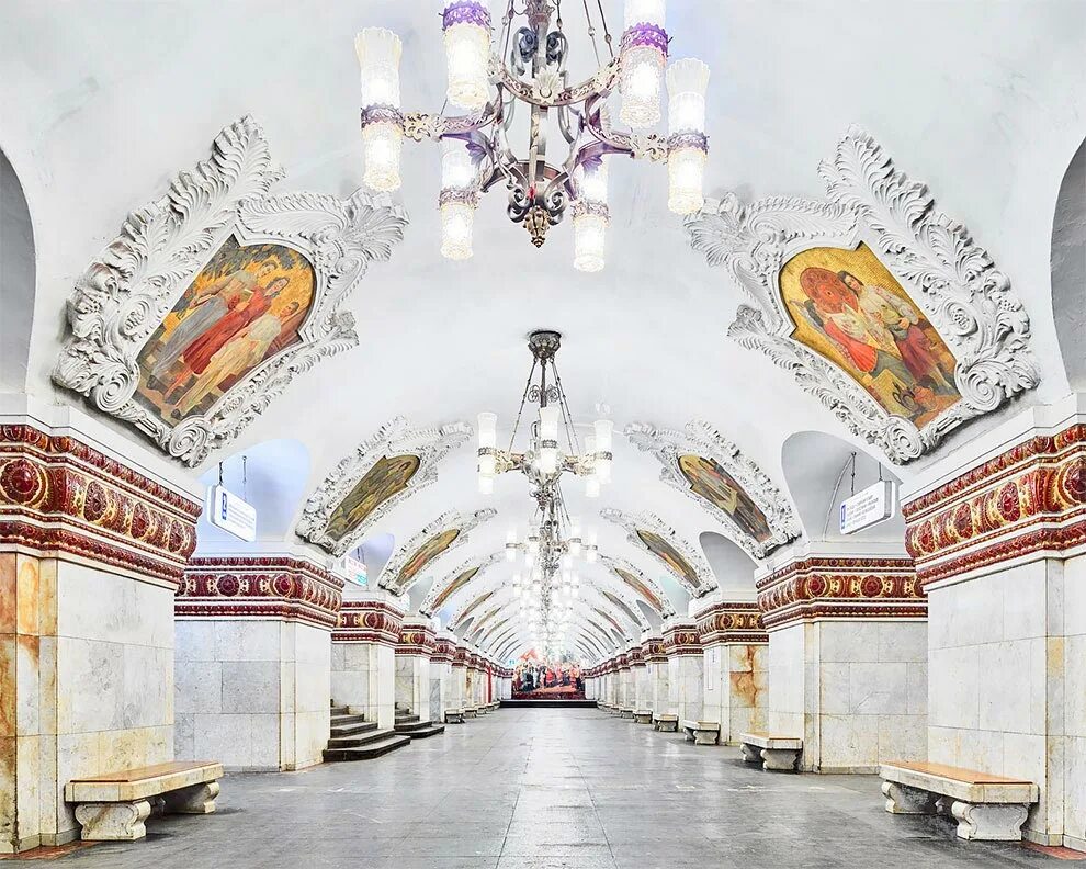 Самое красивое метро в москве