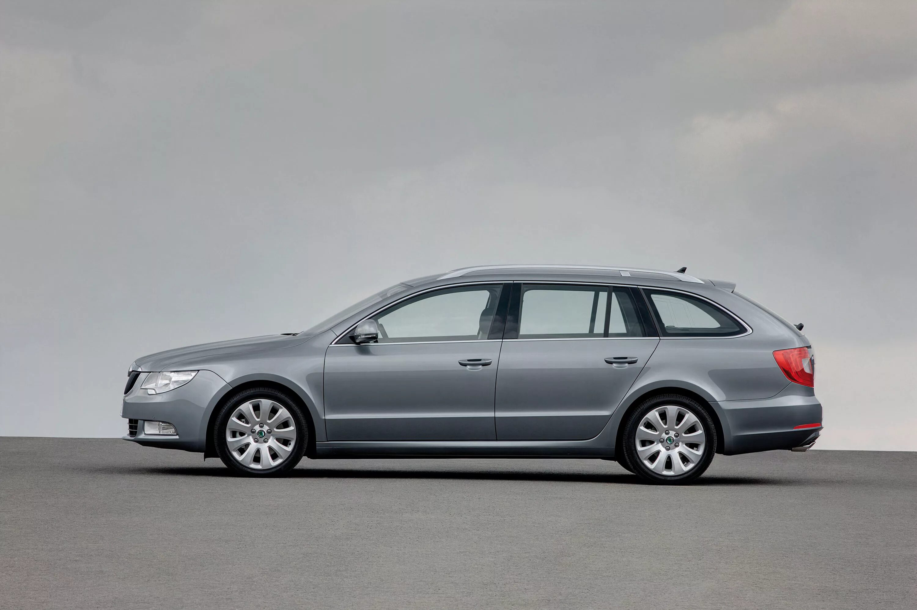 Суперб 3.6. Шкода суперб универсал 2008. skoda superb 2.0 tdi 4x4. skoda superb 1 поколения универсал. шкода суперб универсал 2012.