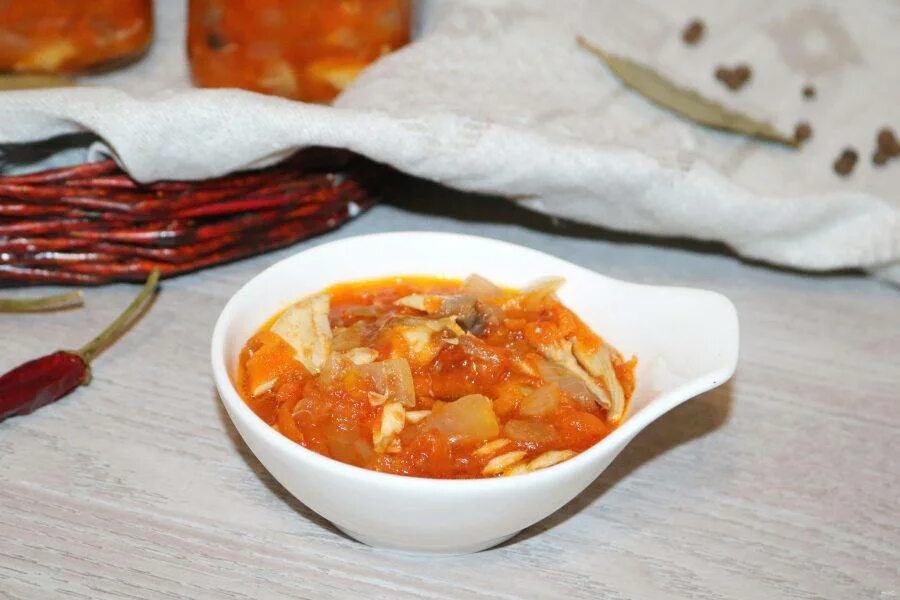 Скумбрия с помидорами на зиму рецепты. Скумбрия с овощами на зиму. консервы из скумбрии с овощами на зиму. консервированная скумбрия с овощами на зиму. скумбрия с овощами на зиму рецепты консервированная.