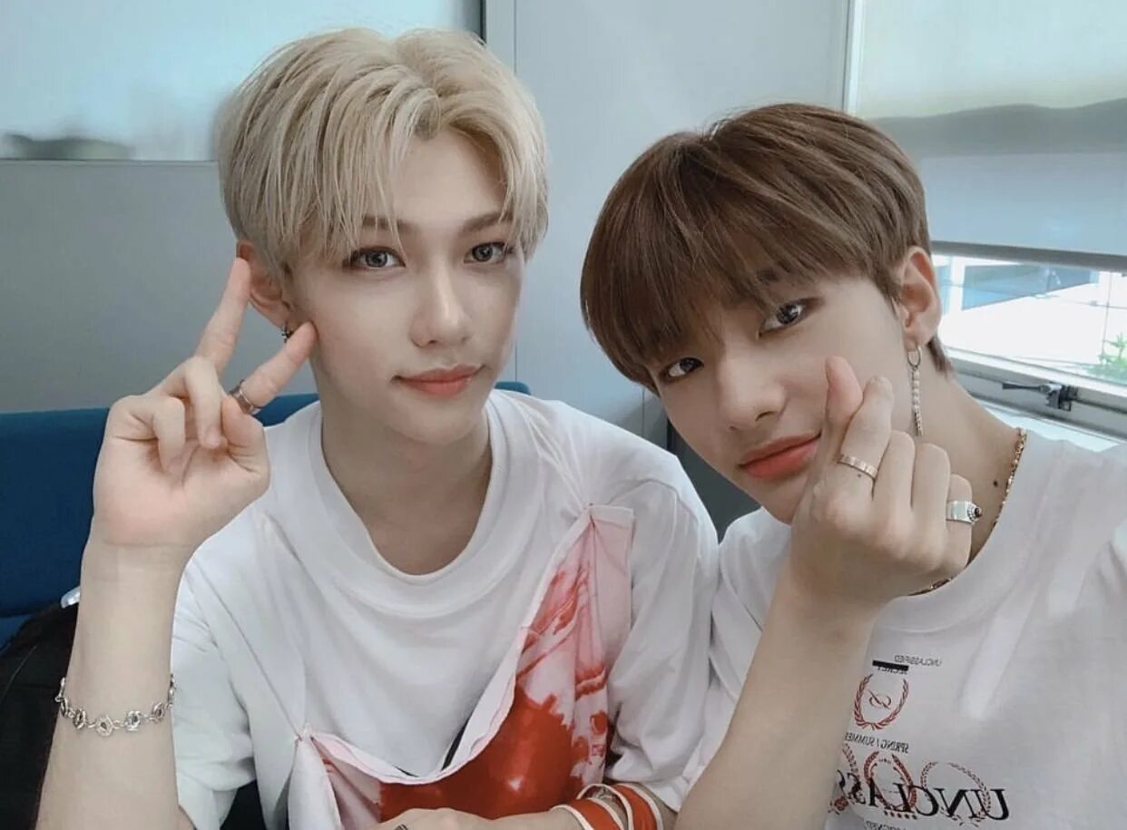 Хёнликсы милые. Хенджин stray kids 2022. Хенликсы милые. Хенликсы милые. Felix and hyunjin.