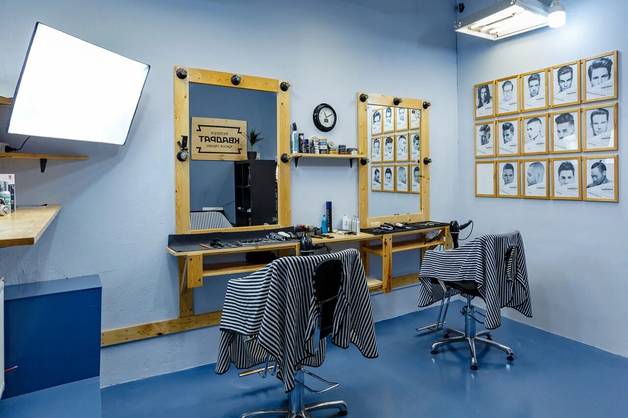 барбершоп 56. парикмахер барбер. барбершоп 56. барбершоп чикаго. барбершоп реклама.