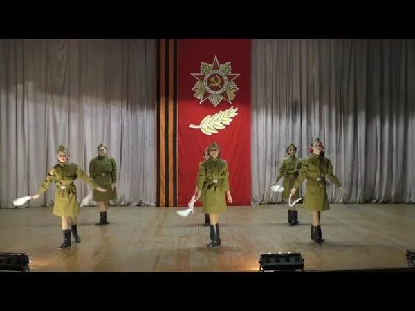 Танец на 23 под катюшу. Картинка к танцу катюша. Танец катюша. Танец катюша. Танец под песню катюша.