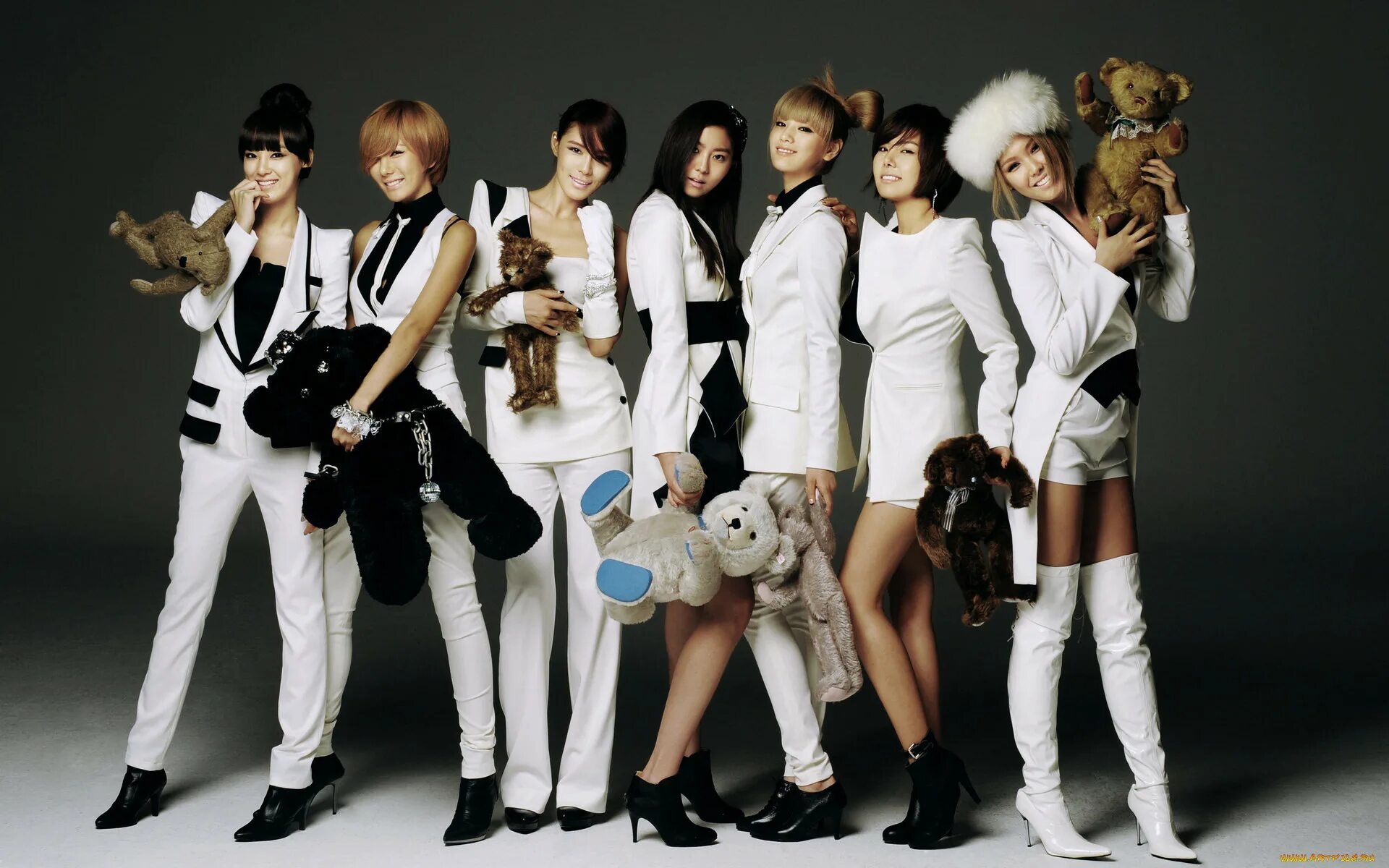 One direction 2022. Музыкальные поп группы. Современные группы музыкальные. Girlicious - girlicious. Японская группа скандал.