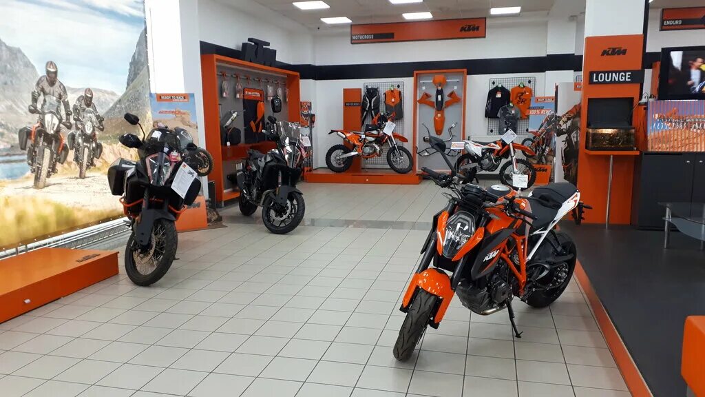 байк ленд мотосалон на можайке. 27 км мкад тц формула. мотоцикл байкленд. байк ленд мотосалон. байкленд.