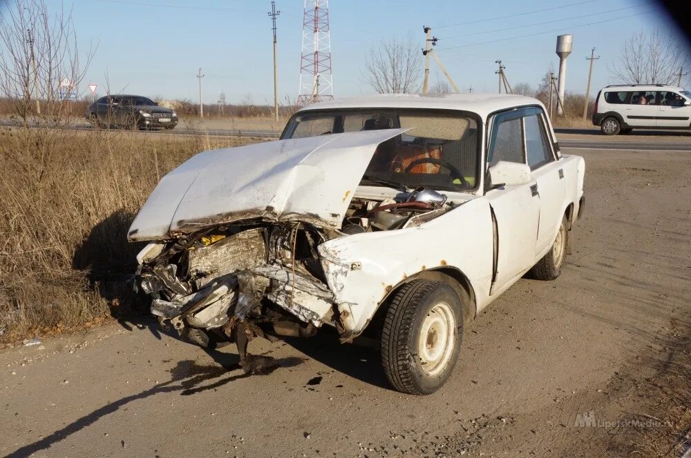 Разбитая вдребезги ВАЗ 2107. Разбил семерку