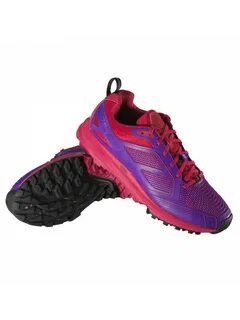 Sports shoes