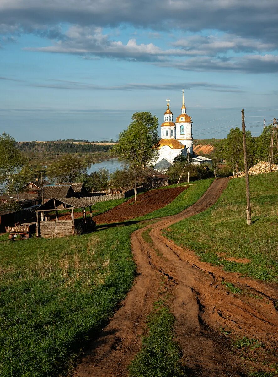 Село Юрьево Котельничский район. Юрьево Кировская область Котельничский район. Село Юрьево на берегу реки Молома. Село Молома Кировская область. Картинка кировская область