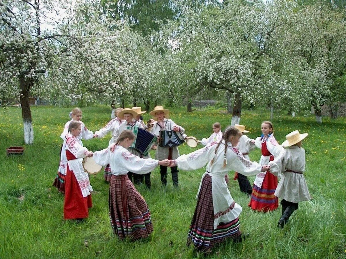 Весенний хоровод музыка. Русский народный хоровод. Фольклор русского народа. Белорусский хоровод. Белорусский фольклор.