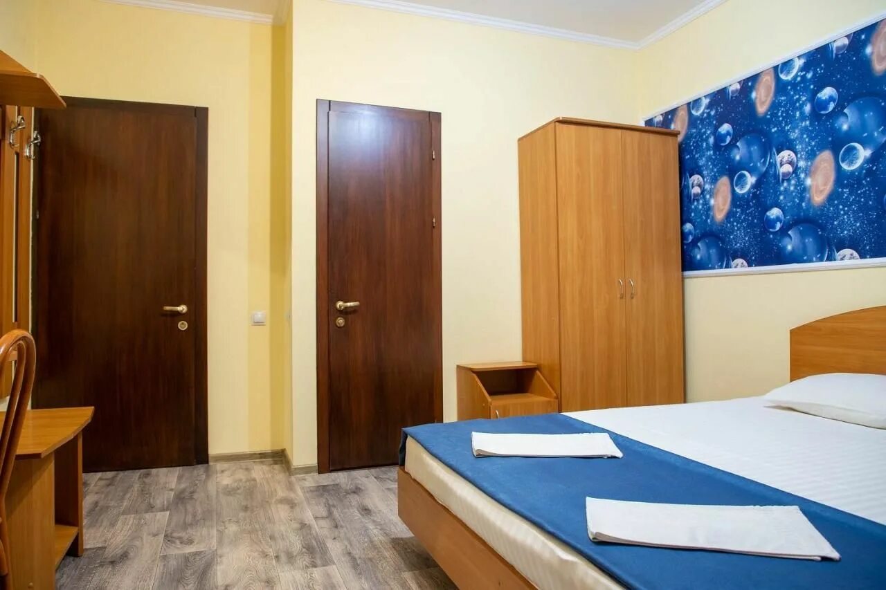 Hotel cosmos анапа. Отель космос в анапе ул новороссийская. Hotel cosmos анапа. Отель космос витязево. Отель хаят анапа.