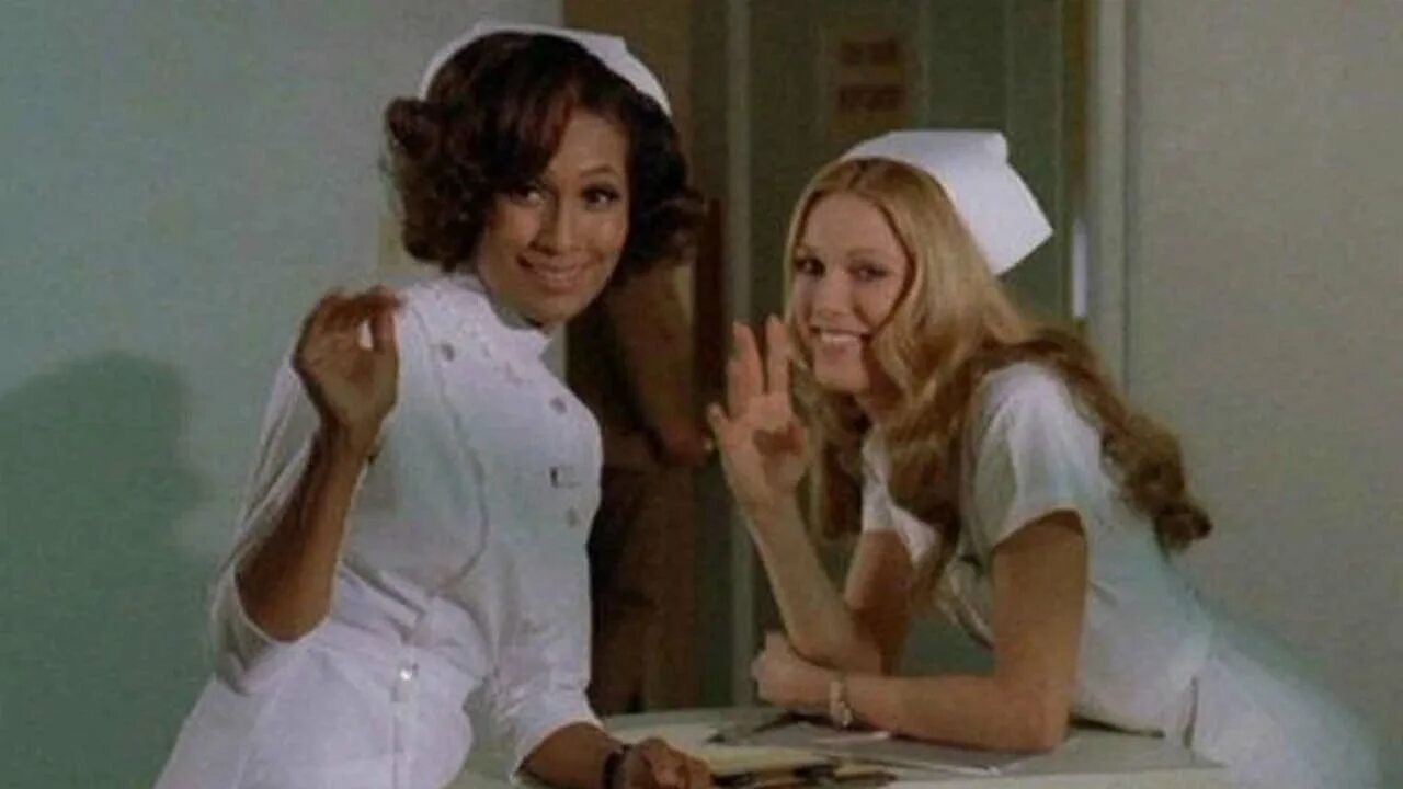 Две медсестры. She s nurse