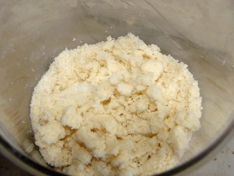 массу добавив муку и