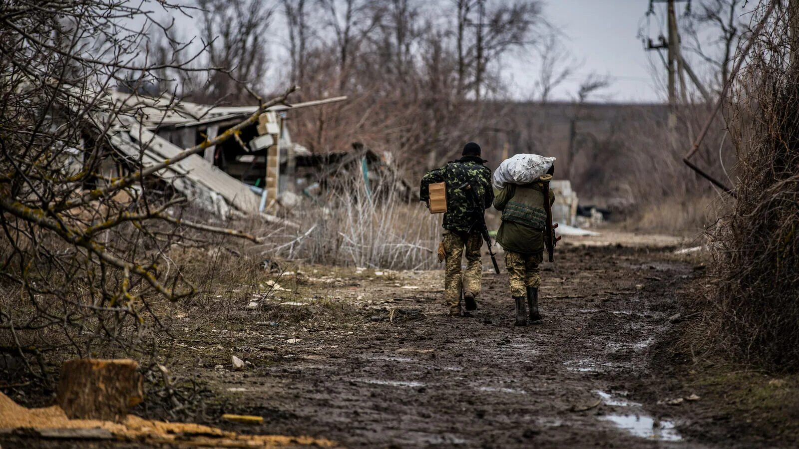 Страшные ФРАГМЕНТЫ войны на Украине. Марьинка Украина фото до войны.