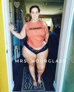 ❤ MRS. HOURGLASS ❤ pe Instagram: "SEXY SUNDAY 🔥 https://onlyfans.com/...