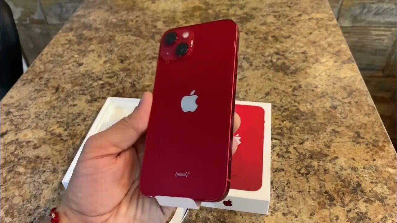 Iphone 11 128gb red. Новая красная 13. Новая красная 13. Айфон 7 красный. Новая красная 13.