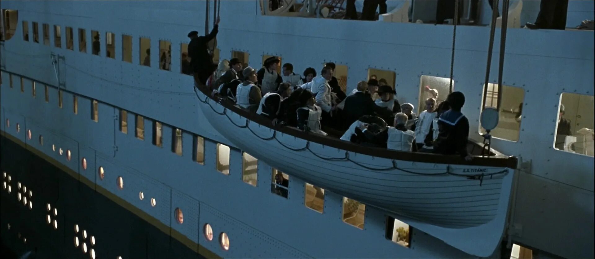 Спустил шлюпку. Титаник 1997 крушение. Титаник 1997 Кэмерон.