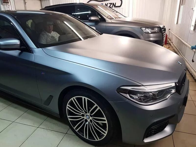 Обтянуть матовой пленкой. БМВ ф30 матовая пленка. BMW 530 матовая пленка. Матовые BMW 5. БМВ 3 2014 матовая.