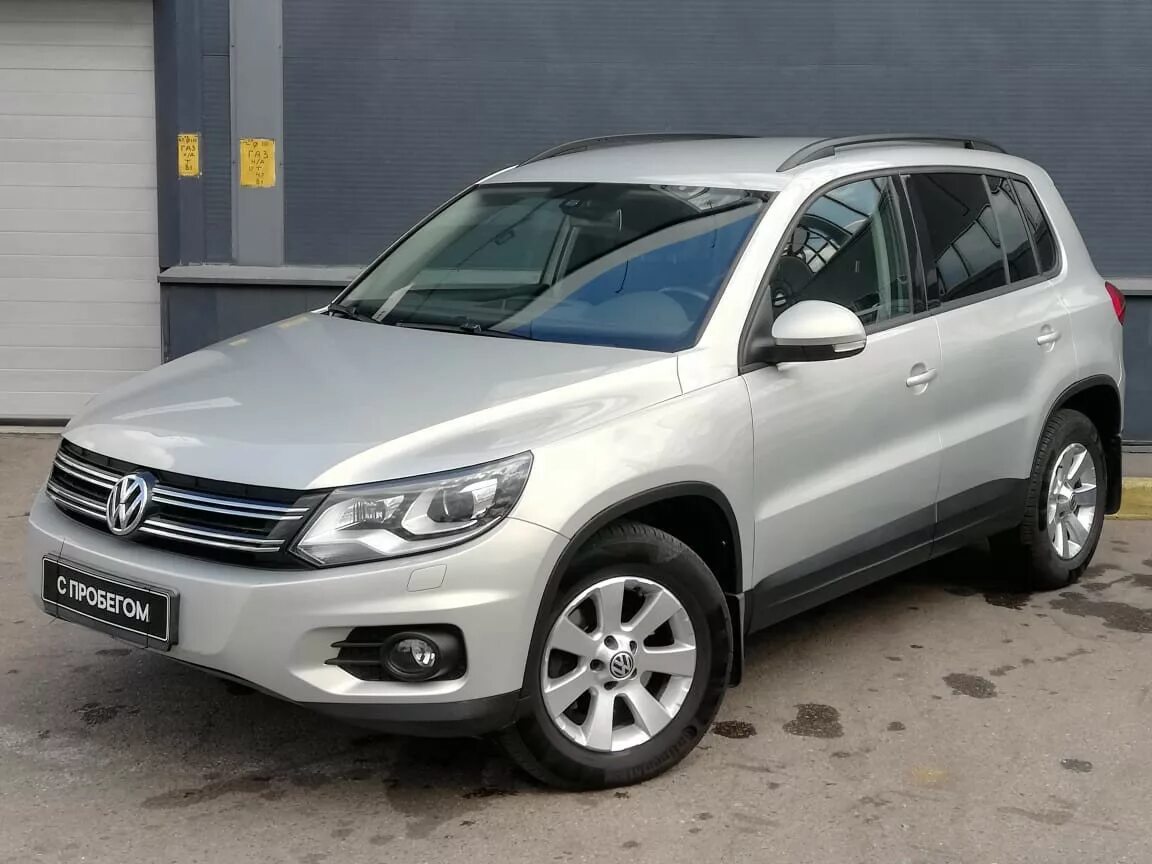 Volkswagen tiguan 2.0 at. Volkswagen Tiguan 2012 года. Фольксваген Tiguan 2012. Tiguan 2012 2.0. Volkswagen Тигуан 2012.