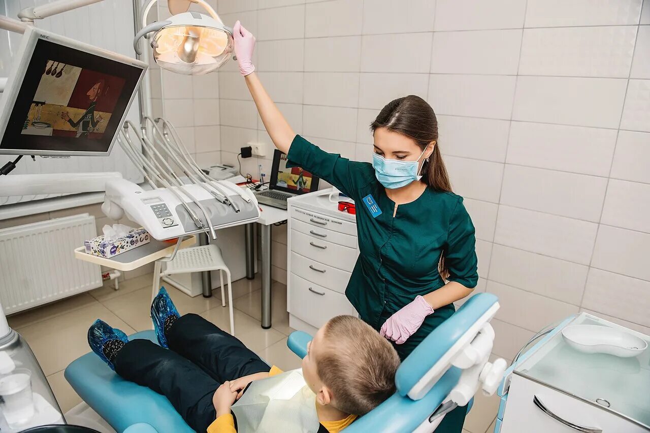 Эстетическая улыбка. Линия улыбки. Линия улыбки стоматология рязань. Линия улыбки стоматология. Идеальные зубы.