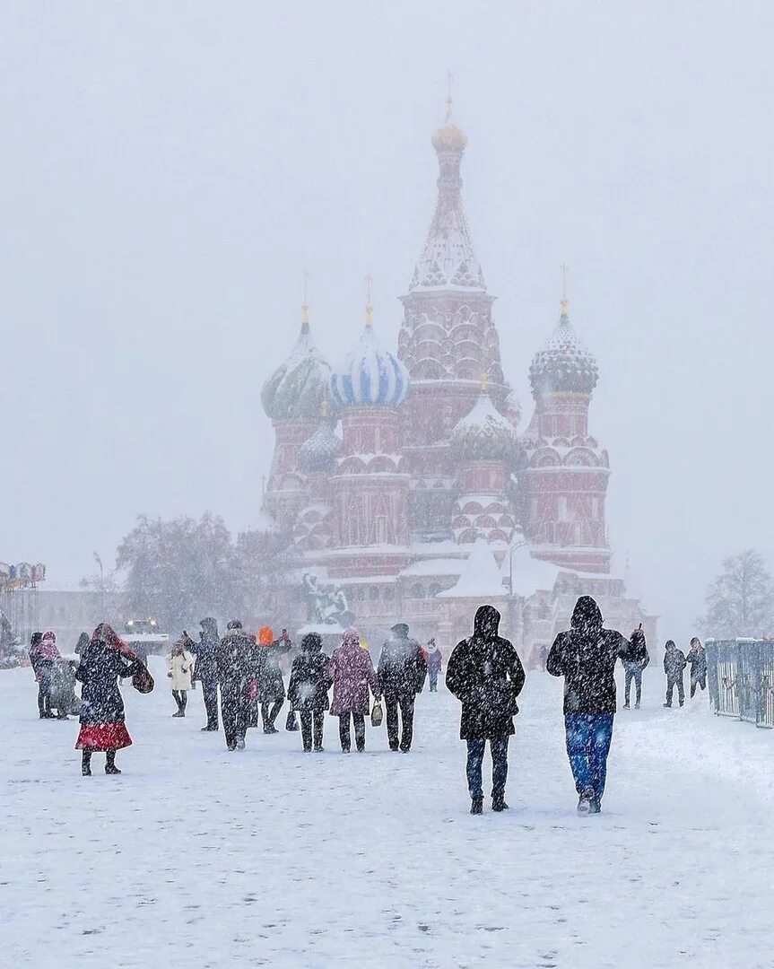 Зима в Москве. Москва красная площадь снегопад. Снег в России. Москва сегодня.