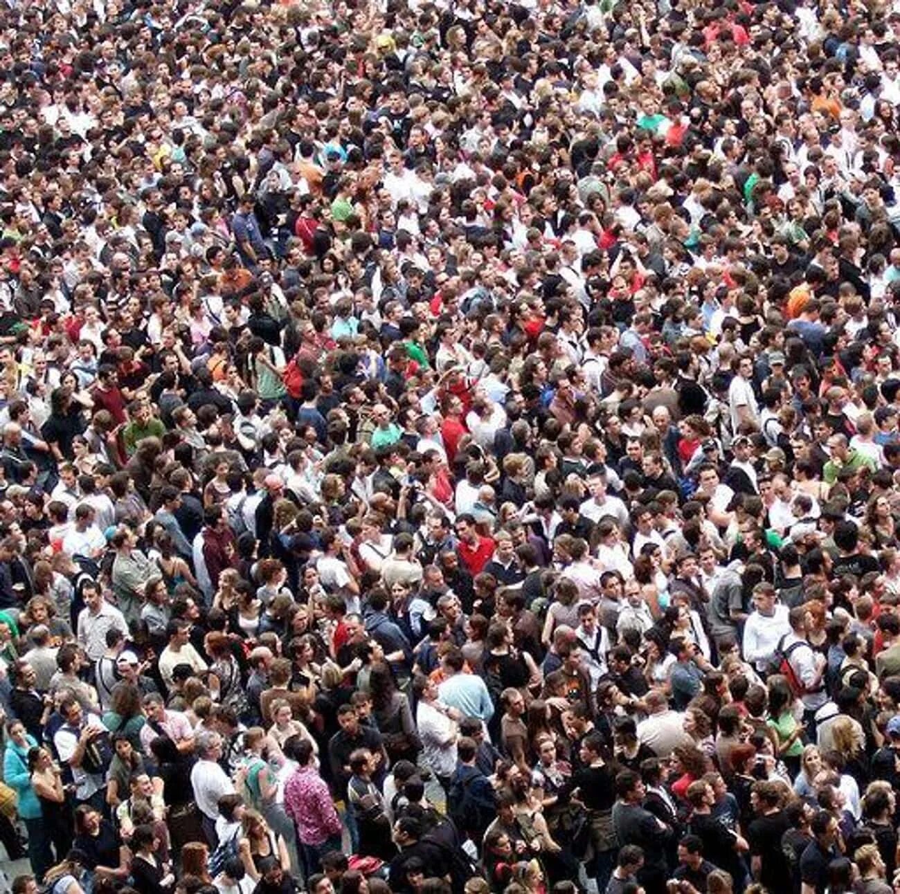 Население ти. Человек толпы. Скопление людей. Земля и куча людей. Быстрый рост населения.