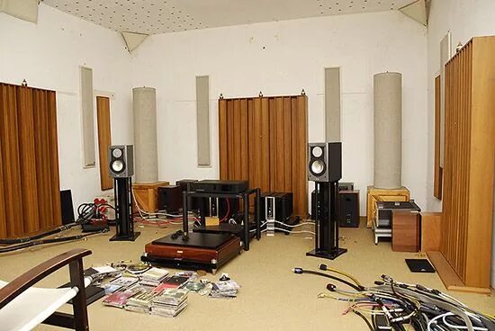 Sounds rooms. Акустические деки в зале. Control Studio Sound Room. Комната звук наклейки. Sound Room магазин.