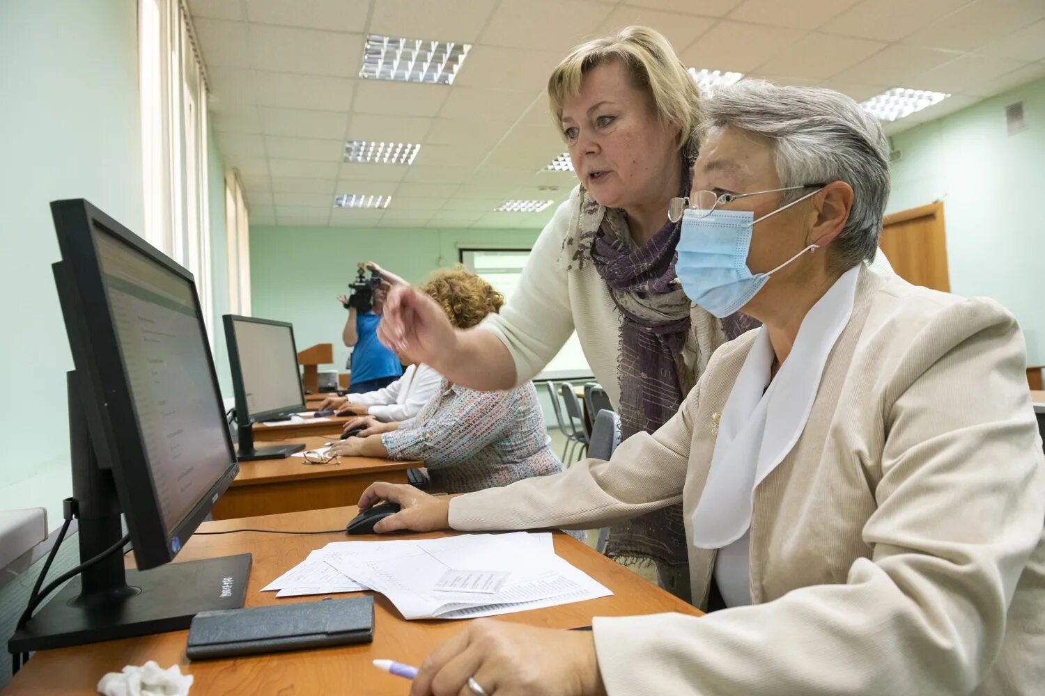 Предпенсионный возраст безработных. Переобучение предпенсионеров. Переобучение в центре занятости населения. Переобучение на новую профессию. Переобучение пенсионеров в центре занятости населения.