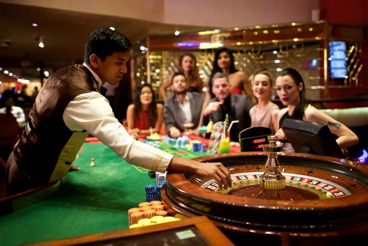 Casino joy реальных игроков. Grand Bellagio казино. Казино Bellagio Poker. Казино Bellagio в Лас-Вегасе фишки.