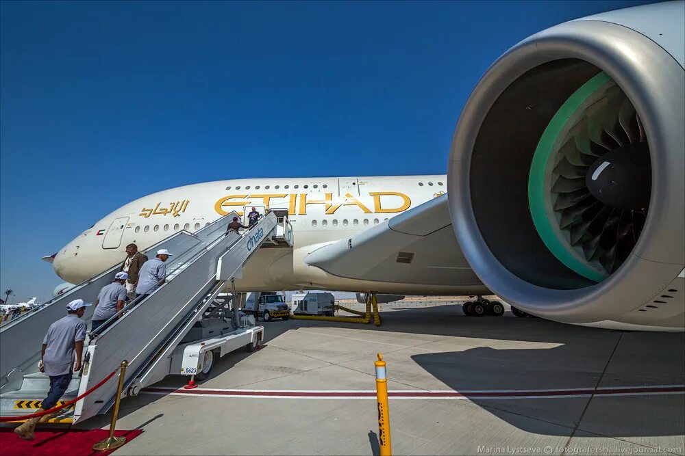 Самый большой самолет в мире. Самый большой авиалайнер в мире. Самый огромный самолет в мире. Самый большой самолёт на планете. Самый красивый и большой самолет.