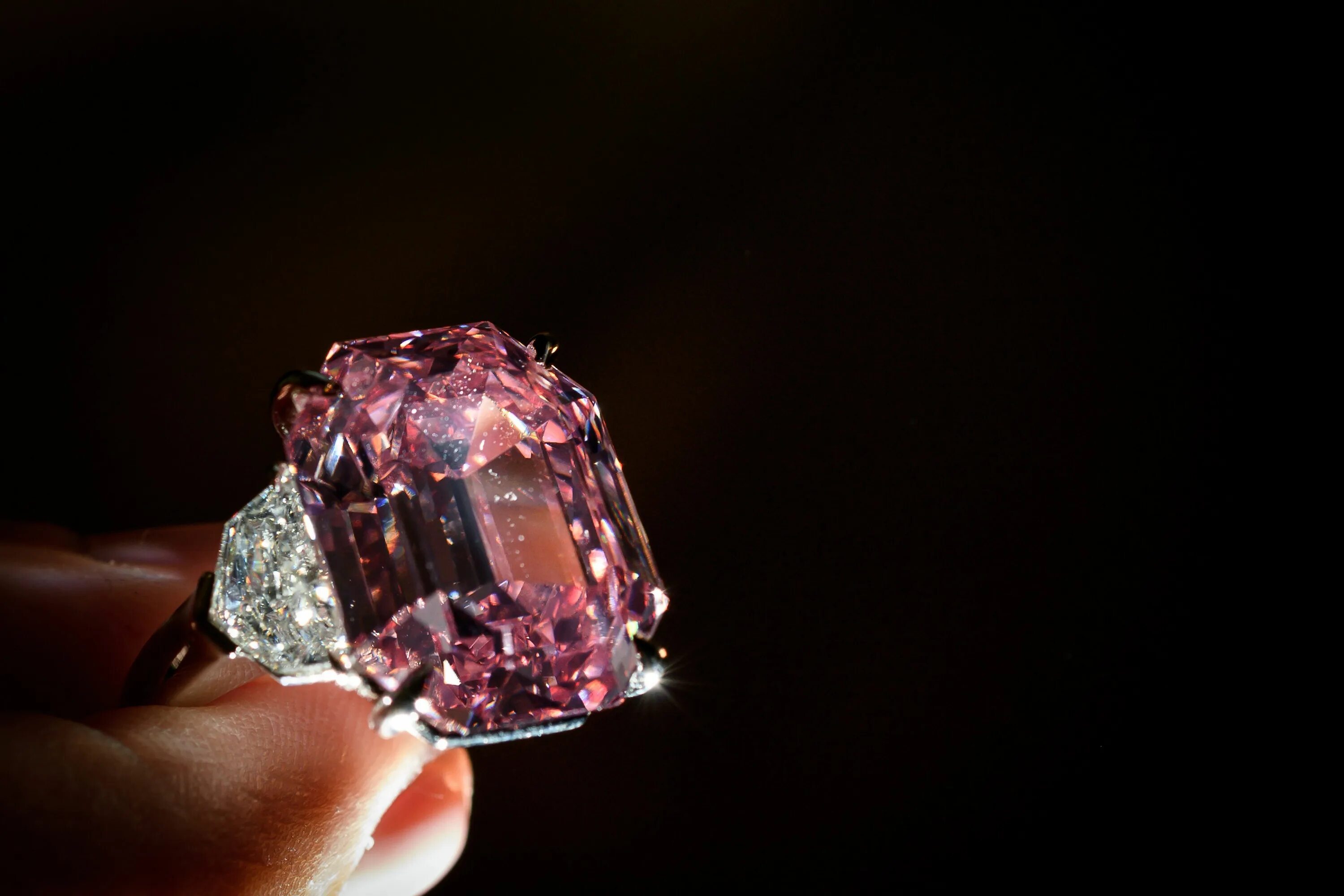 Какие драгоценные камни самые дорогие. Кольцо Graff Pink Diamond.