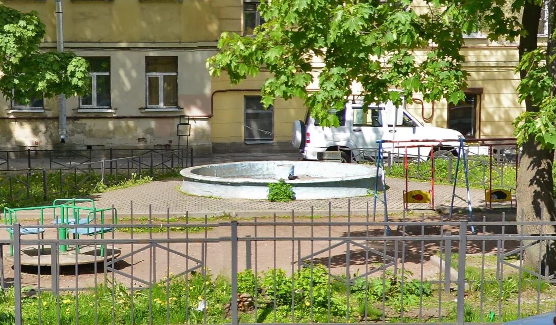Фонтан на щербакова 4/18. 20 со двора. Двор у дома киров. Проспект ленина 47 балашиха. Дворы москвы.