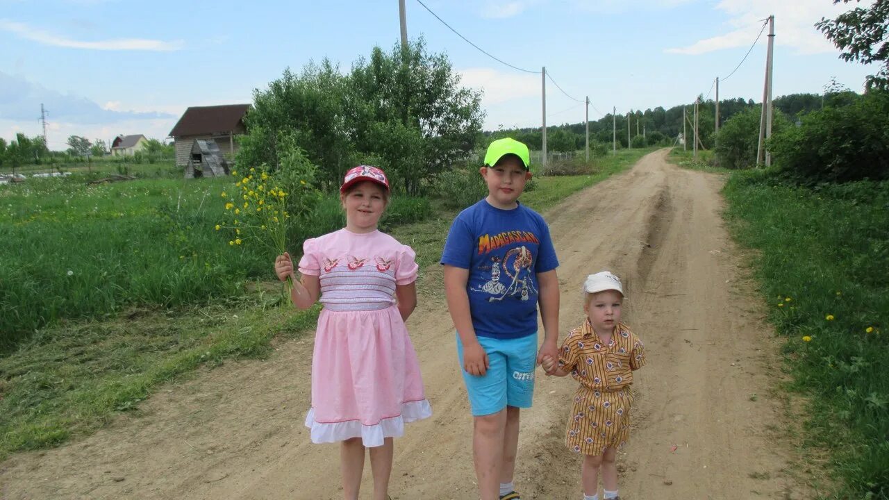 Село Бужаниново Сергиево-Посадского района. Бужаниново (село). Станция Бужаниново Сергиево-Посадский район. Бужаниново улица Первомайская дом 5.