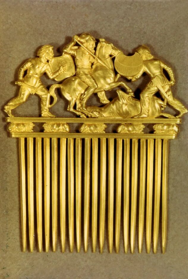 Гребень 19 век. Золотой гребень. Черепаховый гребень для волос. Черепаховый гребень модерн. Золотой гребень курган солоха.