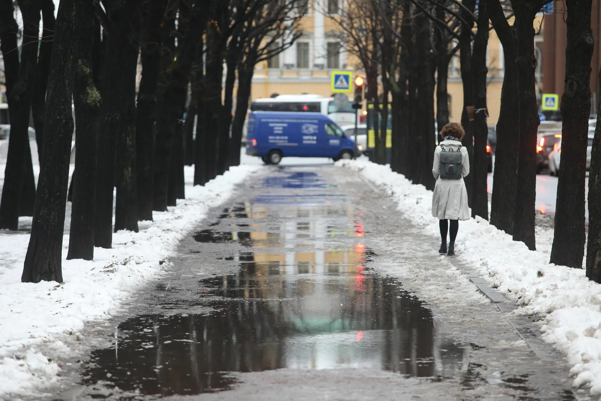 Говори потепление. Дождь зимой. Дождь в зимнем городе. Снег с дождем. Февральский дождь.