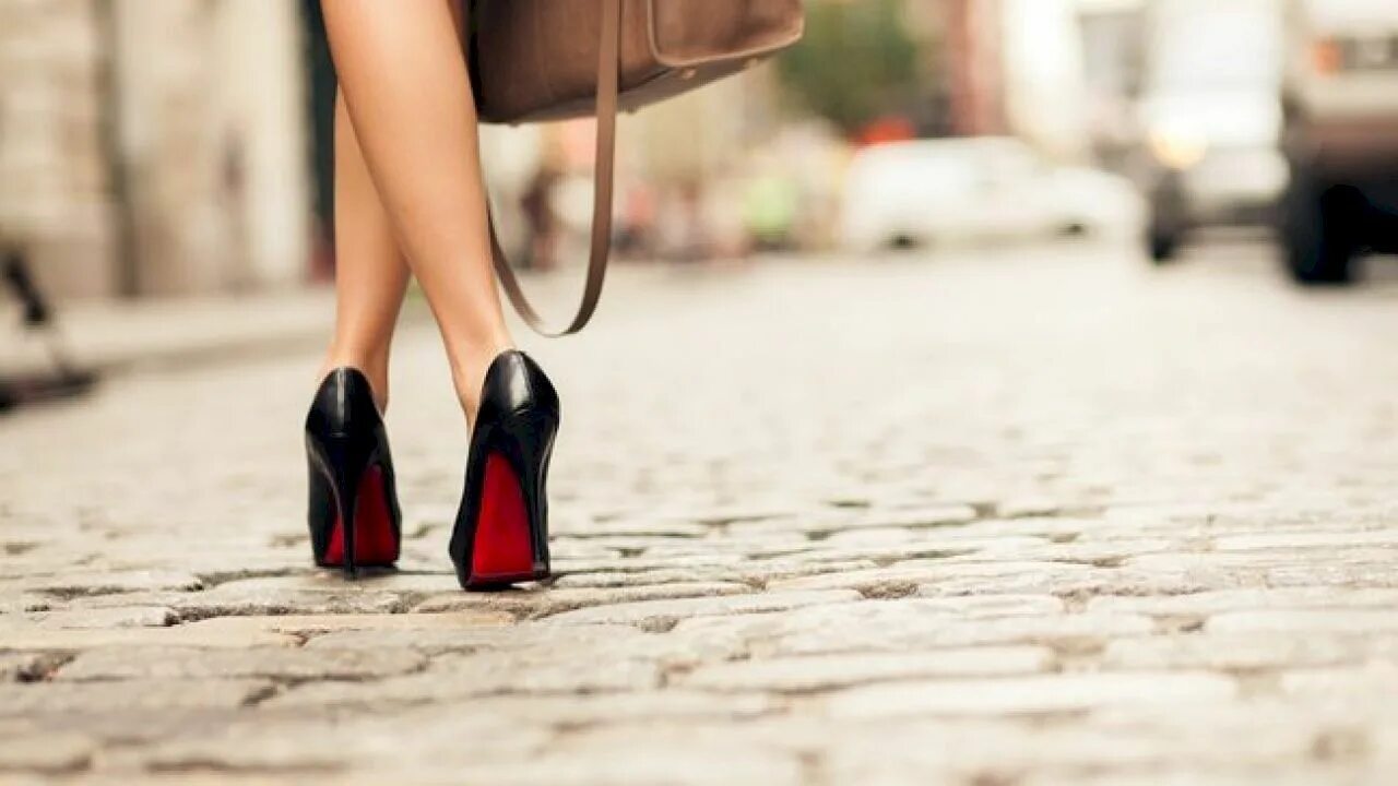 Твои глаза лобода текст. Текст песни к черту любовь лобода. Твои глаза лобода текст текст. Песни переделки на юбилей женщине 50 лет. Лобода к чёрту любовь слова песни.