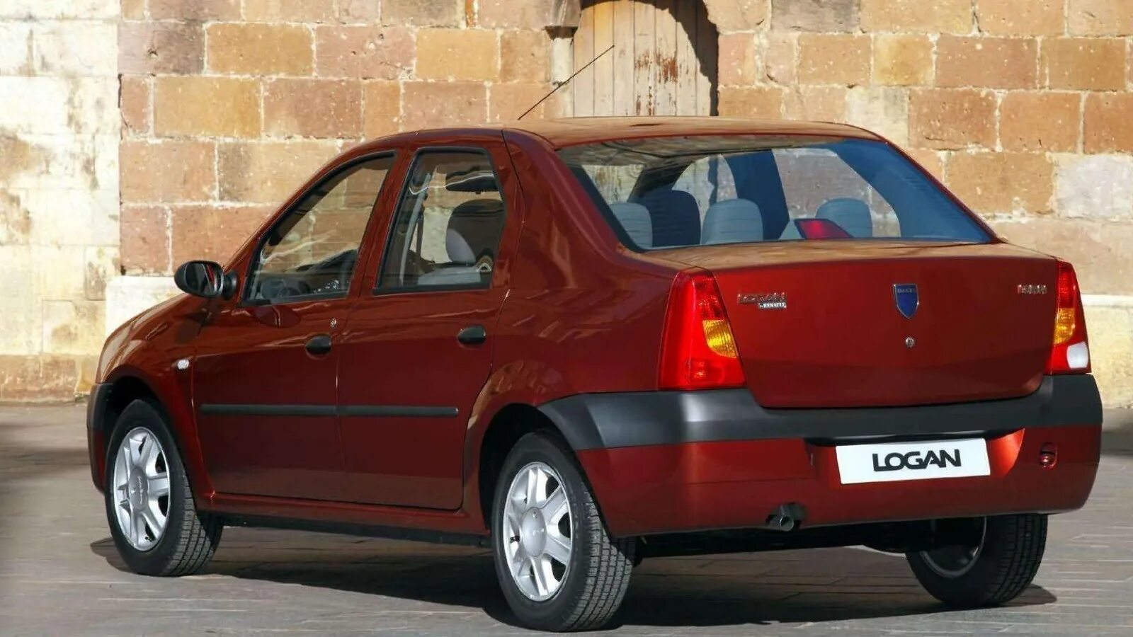 Рено 1 поколение. Рено Логан 1.6 2004. Renault Logan 1. Renault Logan 2004. Рено Логан 2004.