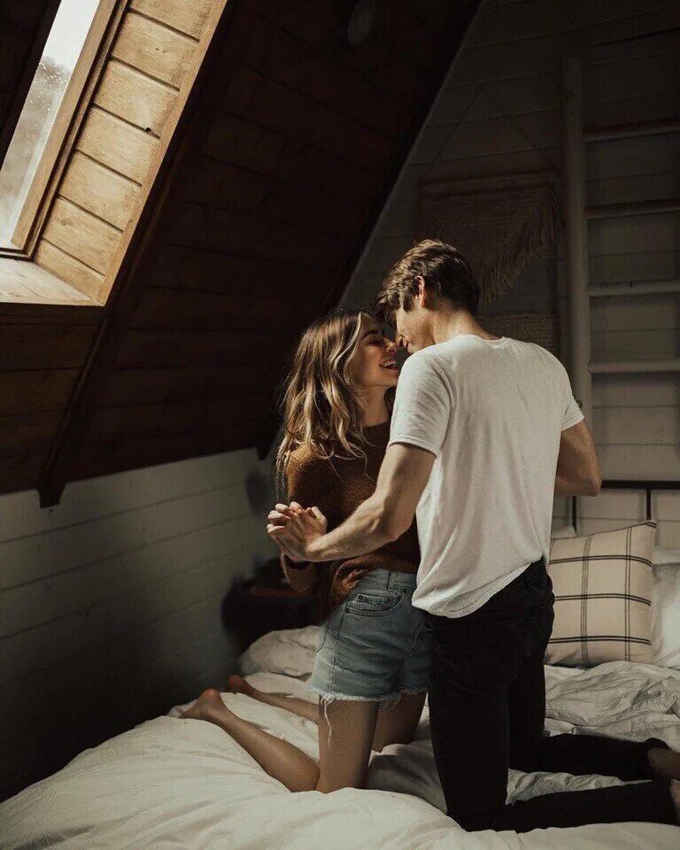 Обычные девчонки достойны любви. Влюблённые на берегу моря. Милые женщины. Обычные девчонки достойны любви. Дуглас бут и майли сайрус.