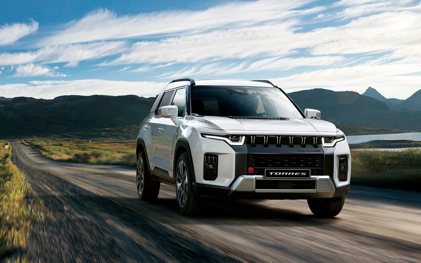 Ssangyong torres 2025. Ssangyong новый. кроссовер ssangyong torres. новая корейская машина. санг ёнг торрес 2025.