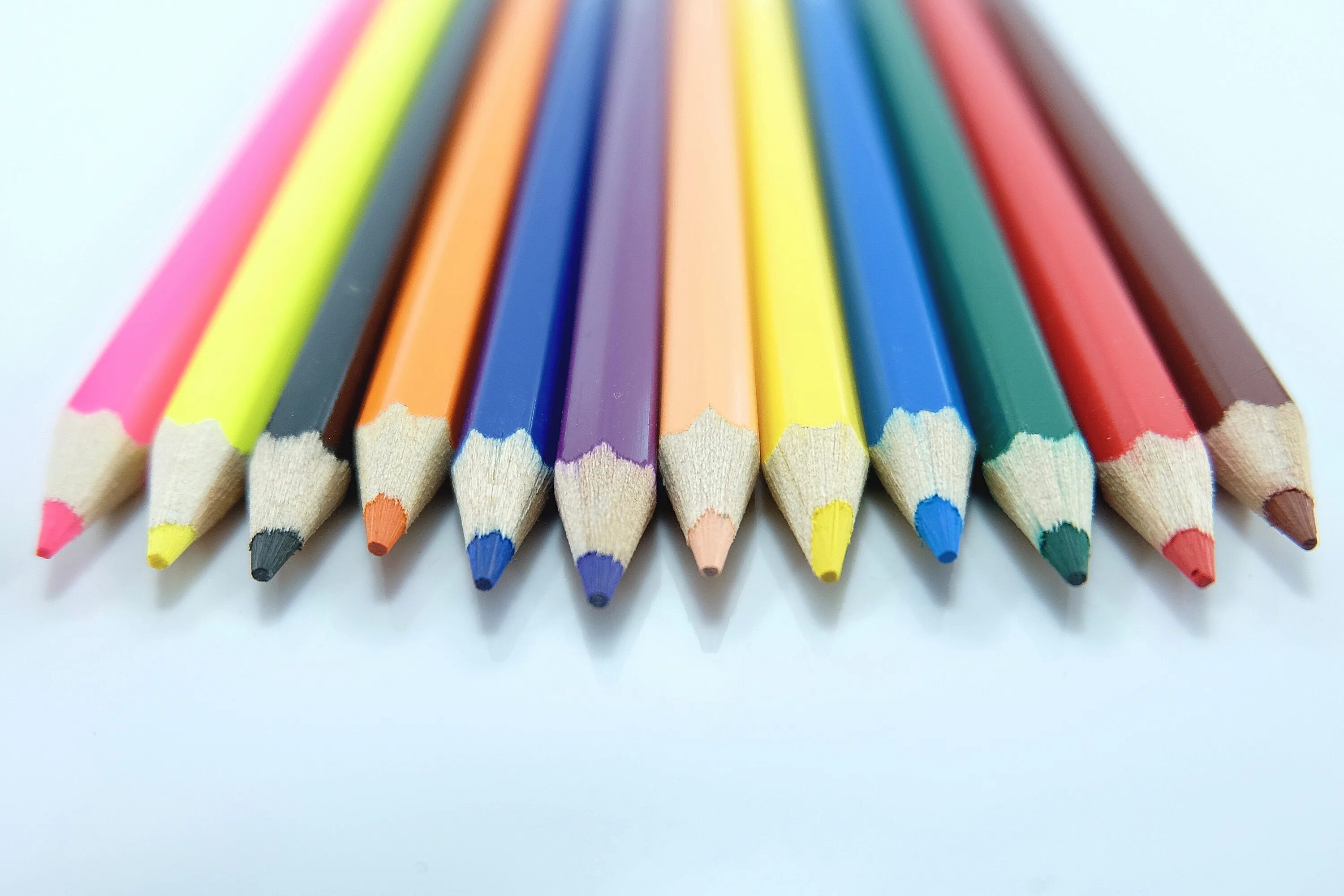 Цветные карандаши для детей. Карандаши цветные для распечатки. Карандаши большие детские цветные. Радуга карандашом.