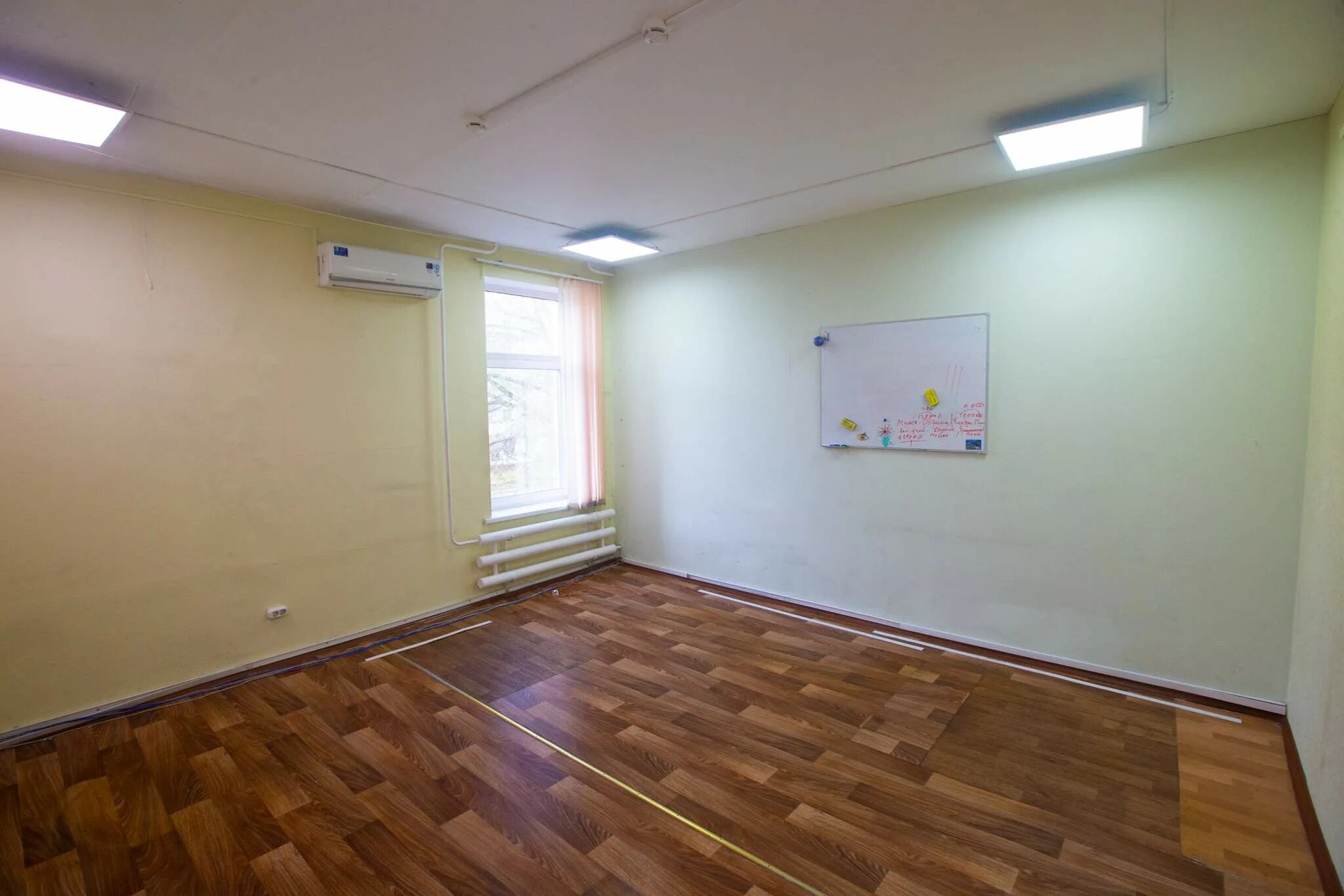 300 квадратных метров. щербинка спортивная 7. офис щербинка. спортивная улица щербинка. 7,.