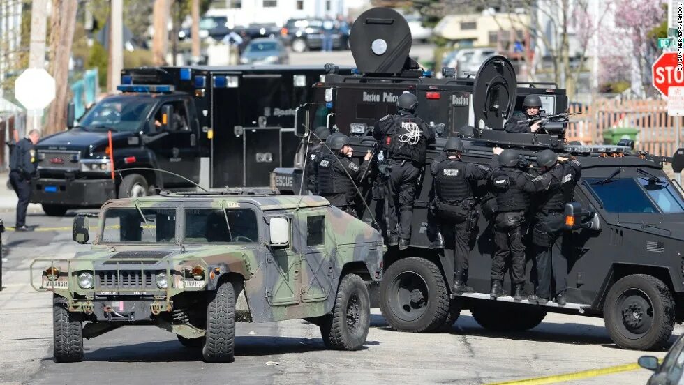 Военное положение в сша. Национальная гвардия сша в капитолии. Военное положение в сша. Армия вашингтона. Америка 1998 года.