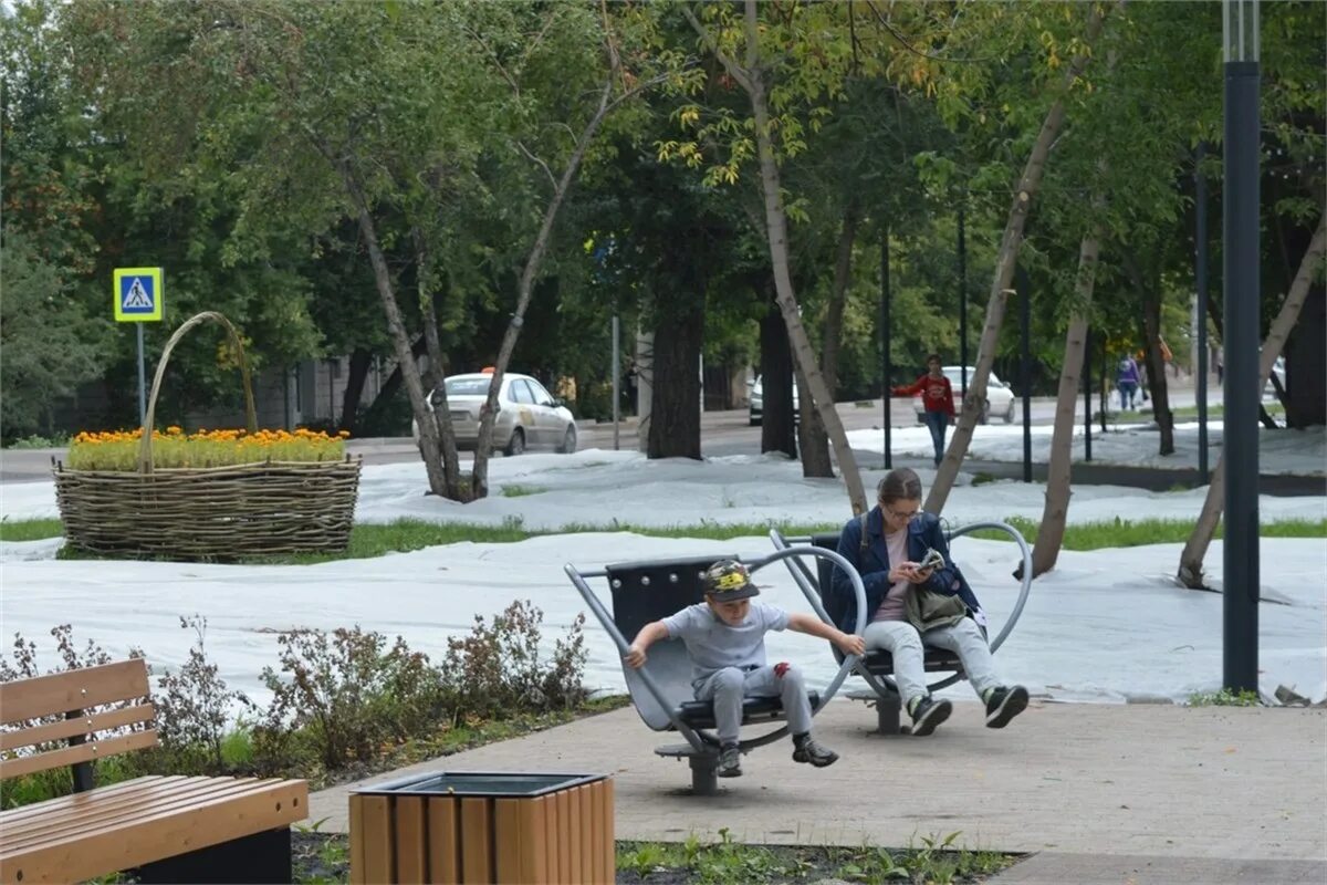 В парке при музее решили разбить. Городская среда. Благоустройство сквера проект. Сквер казачий Красноярск. Сквер серебряный Красноярск Октябрьский район.