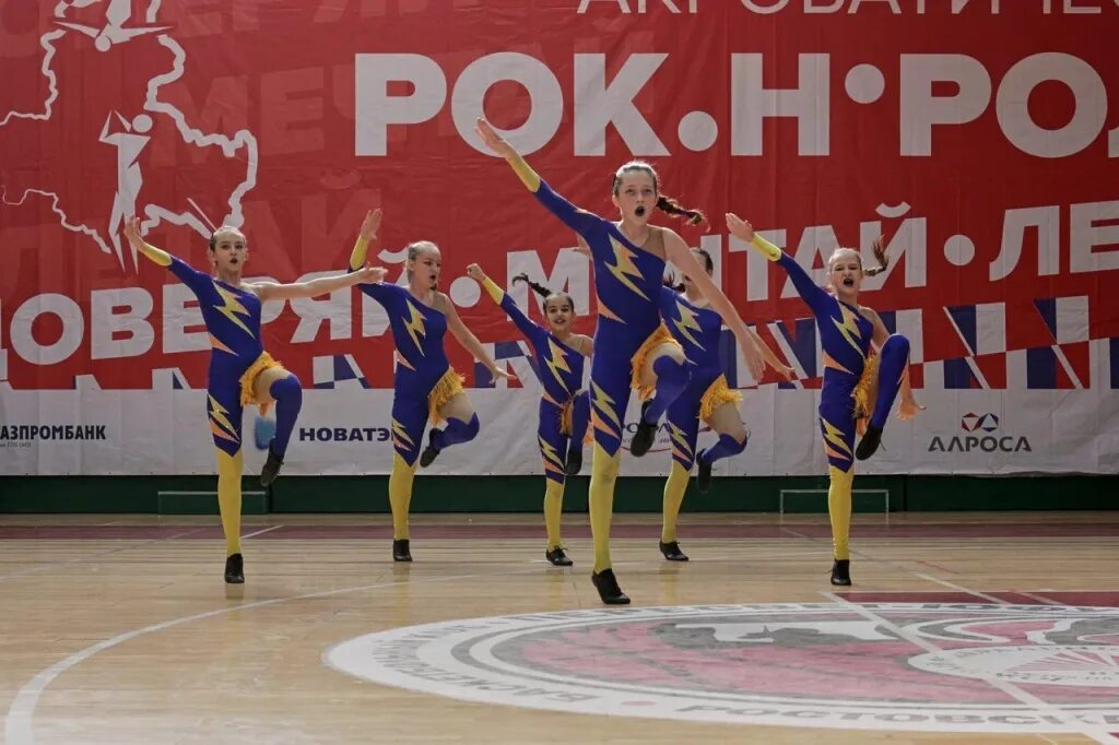 Рок ролл ростов на дону. Акробатический рок-н-ролл. акробатический рок-н-ролл ростов на дону. соревнования по акробатике 2022. акробатический рок-н-ролл краснодар.