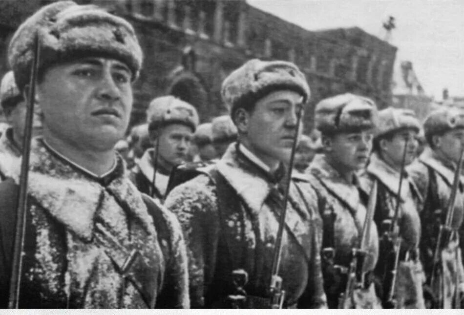 Парад Победы 1941 года. Парад 7 ноября 1941. Парад на красной площади 07.11.1941. Парад 7 ноября 1941 года в Москве на красной площади. Парад во время войны