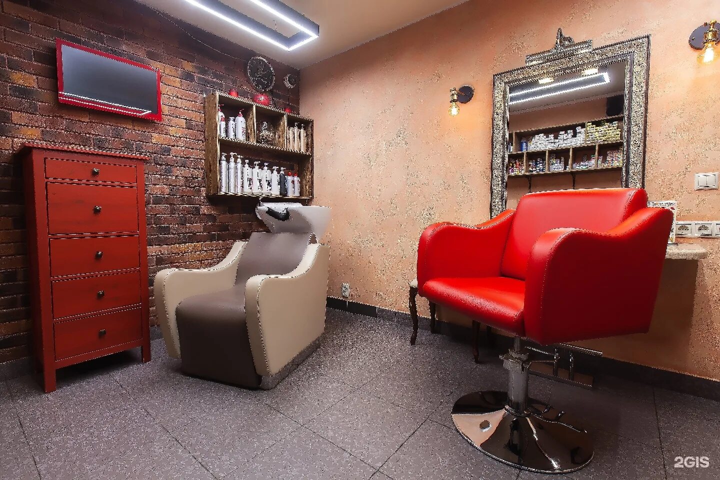 Изумруд ювелирная сеть логотип. Изумруд саранск. Салон изумруд. Изумруд салон красоты агапа. Салон изумруд на бабушкинской.