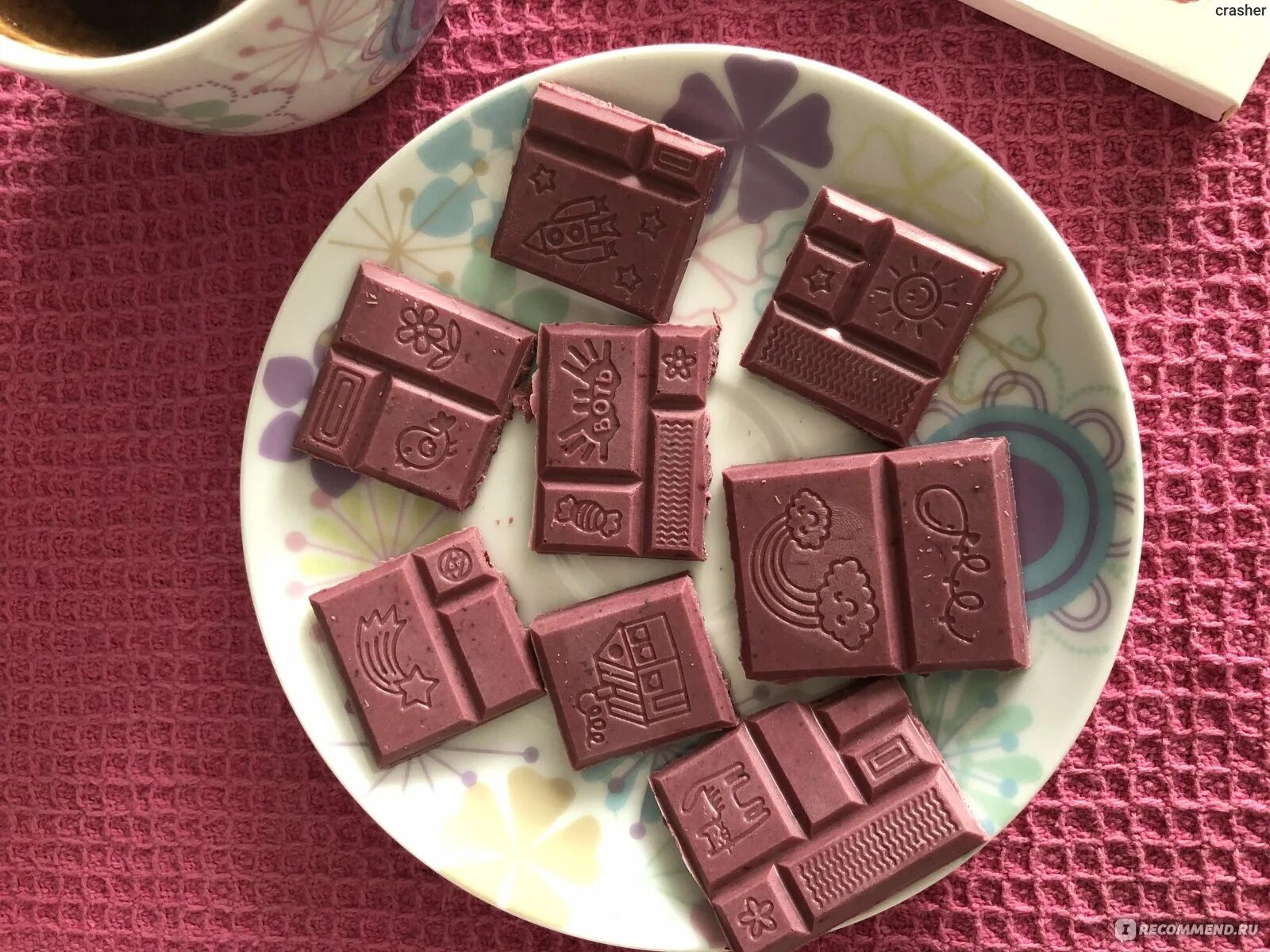 Шоколад квадрат. Квадратные шоколадки. Шоколад квадратиками. Шоколадная плитка. Шоколадки маленькие квадратные.