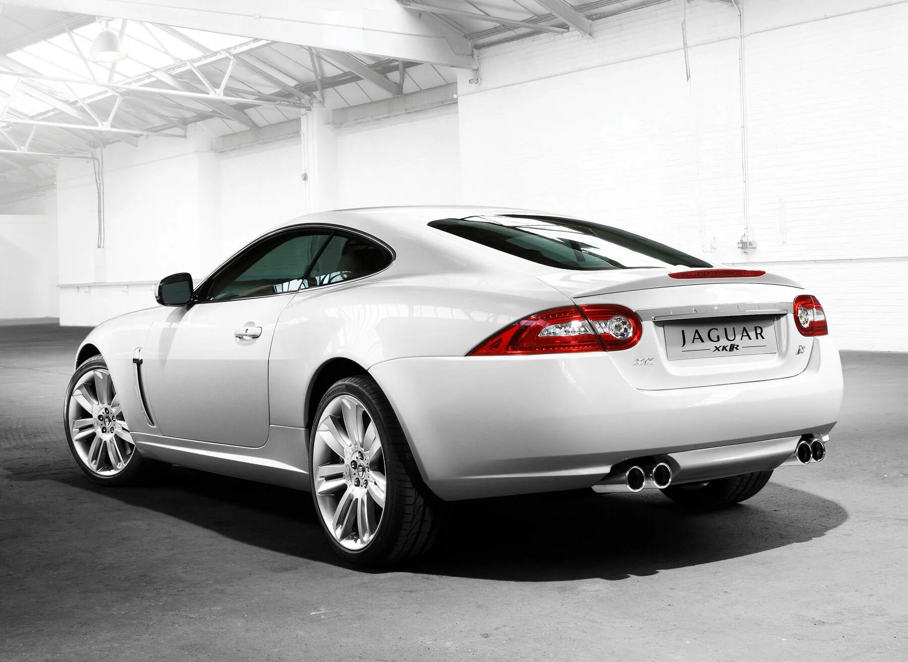 Машина 0.5. Ягуар машина XKR. Jaguar XKR Coupe. Jaguar XK (x150). Jaguar XKR 2010.