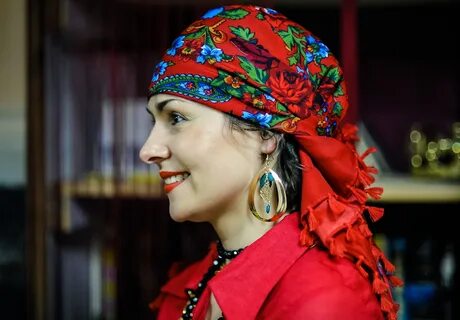 Почему женщины носят платки на голове