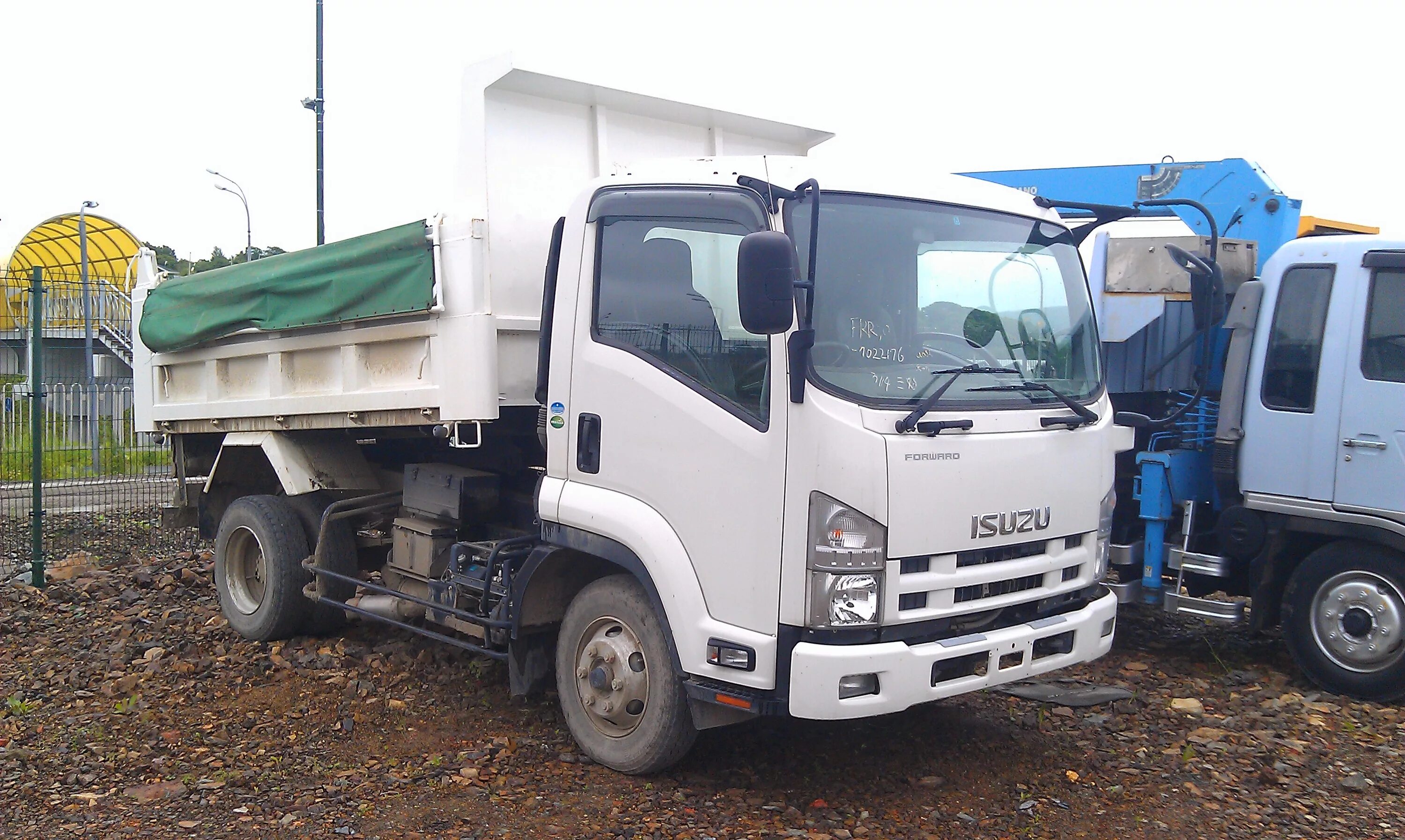 Самосвал Исузу 3340. Исузу форвард самосвал 5 тонн. Самосвал Isuzu AC-664700. Isuzu forward 5 тонн самосвал.